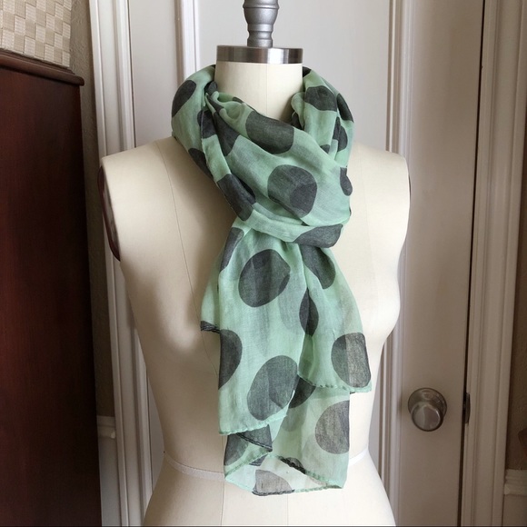 Gauzy green polka scarf - Picture 2 of 8